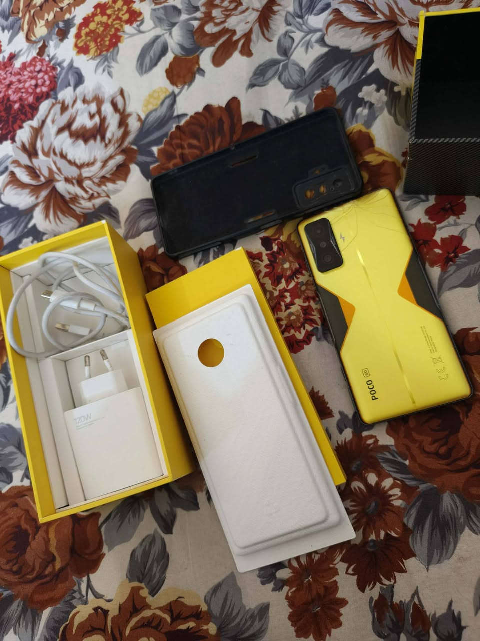 ⚠️POCO F4 GT⚠️مكاني حله ماعدي توصيل
للبيع 190
المواصفات الجهاز📱/ 
الشاشة 120Hz AMOLED 🖥
المعالج Snapdragon 8 Gen 1 🎮
الشحن السريع 120w من 0 الى 100 (15 دقيقه) 🔌⚡
رامات 12GB 💾
مساحة تخزين 256GB 💽
الكامرة 64 📸
الجهاز للاعاب وبي شفتات جهاز كلشي مابي غير بس هذا الفطر بضهر  قفل 190


**إذا كنت صاحب هذا الإعلان وتريد حذفه لأي سبب، رجاءا أرسل رسالة إلى الدعم الفني**