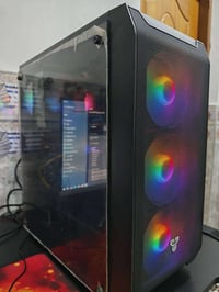 حاسبة للبيع فقط    المعالج i5 7600k   الرام 8 كيكا 2400  هارد 512 ssd ...