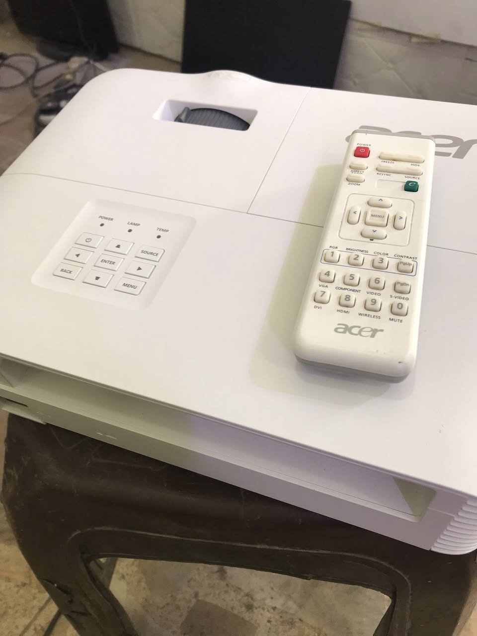 السلام عليكم داتاشو acre جديد غير مستخدم بدون كارتون WIfi السعر 300 الف ….


**إذا كنت صاحب هذا الإعلان وتريد حذفه لأي سبب، رجاءا أرسل رسالة إلى الدعم الفني**