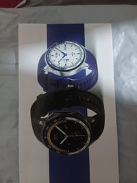 ساعة • وصف شعري • تفاصيل ناقصة