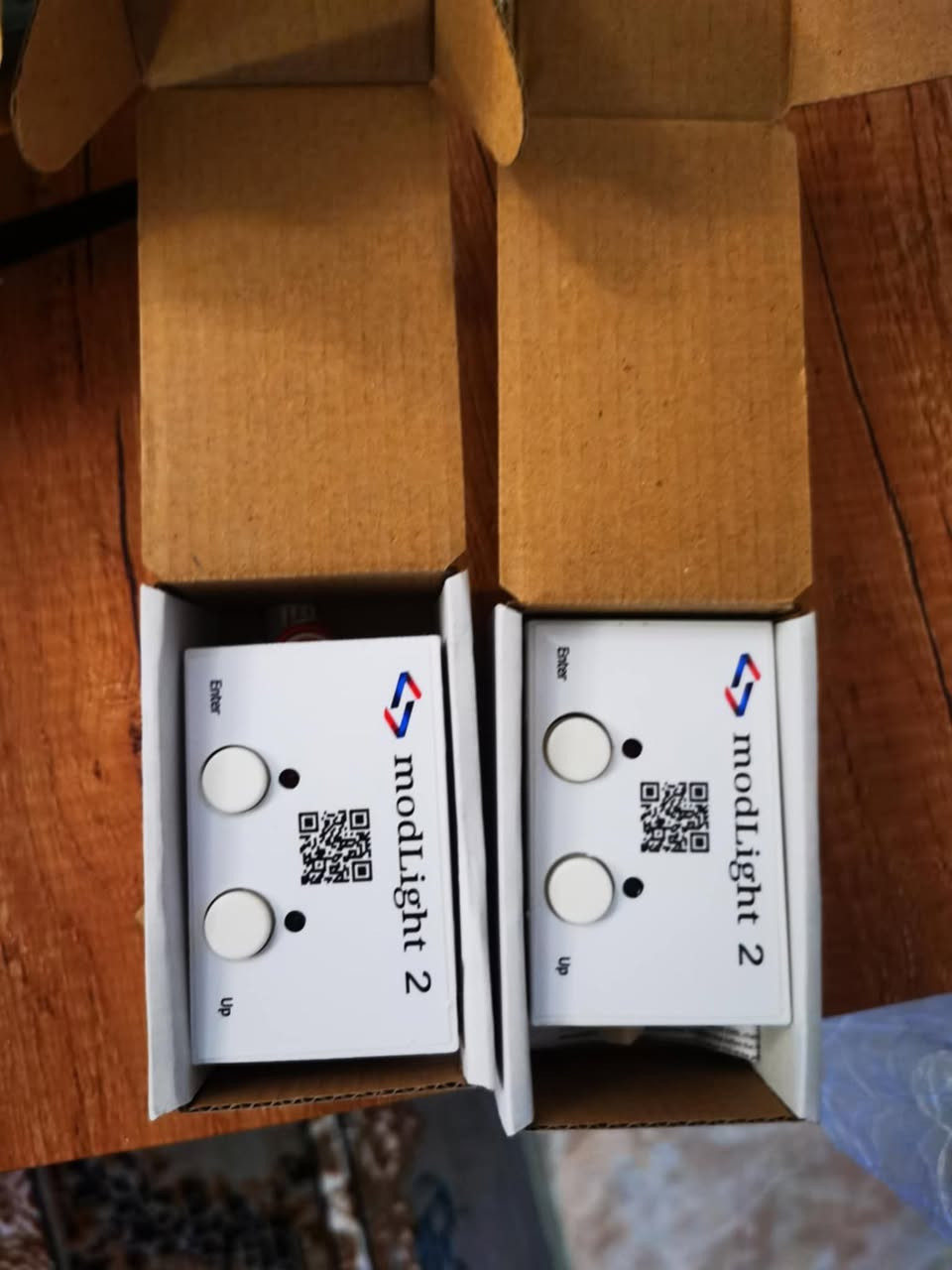 مود لايت 2 الأصلي
١٦٨ مود ...هكر وتحكم كامل السياره 
لايت ...وبك لايت...ترحيب ...فتح...قفل....شفط مري جانبيه.... كتابه داشبور الي تريده.... ترحيب اناره...اناره داخليه... وبعد هوايه مودات تحكم 
متوافق مع ...صقر e39...خفاش  e38... و x5 ..السعر ١٥٠ الف قفل
