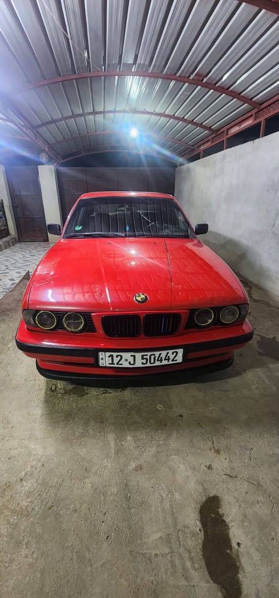 سلام عليكم بي ام للبيع 520 مكينه مال صقر فول تماتيك بلا ضرر بلادي بلا صبق  موديل 93 تبريد تدفه كلو شقال      اتصال *********** هاذا بي واتساب.                  ***********
