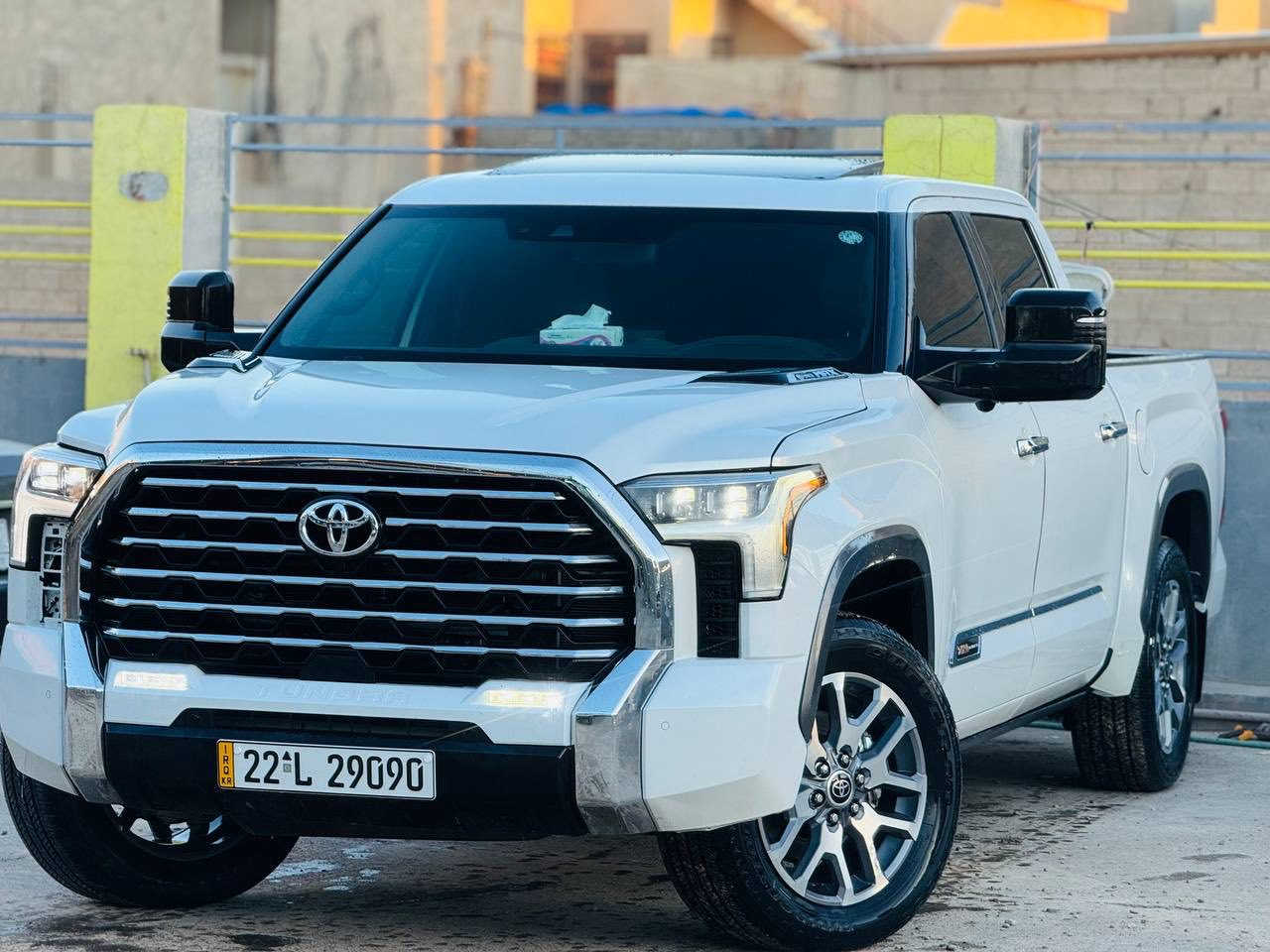 السلام عليكم
بيك اب تيوتا تندرا 2024 
مواصفات 1794 ايدشن
فرل مواصفات اعلى شي بالتندرا 
المحرك 3.4 تون تيربو هايبرد 
كشنات اماميه خليفه تبريد وتدفئه 
جكات خلفيه ترفع وتنزل 
تدفئة سترين 
كامرات 360 
حساسات اماميه وخلفيه 
بنوراما 
تضليل بالسنويه 
رقم اربيل شبه مميز 
ماشيه السياره 18.000m 
بيها صبغ ربع البنيد الضرر موضح بالصور 
السعر 510$ 
العنوان صلاح الدين تكريت 
***********
***********
