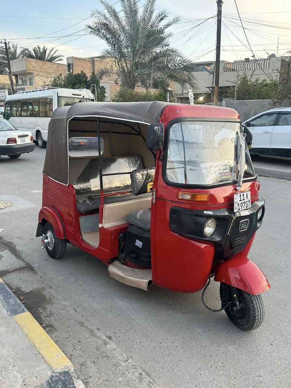 السلام عليكم تكتك للبيع مديل 18 شهر 9 مرقم نكليزي باسمي ثاني يوم تحويل مكينه كير تراي لك كلش نضيفه تخم تاير جديد تخم كبات سفريات دوشمه مسجل لاتيات زنون السعر 4 و 900 وبيها مجال الشراي يتصل ويدلل مكاني بغداد البياع ***********
