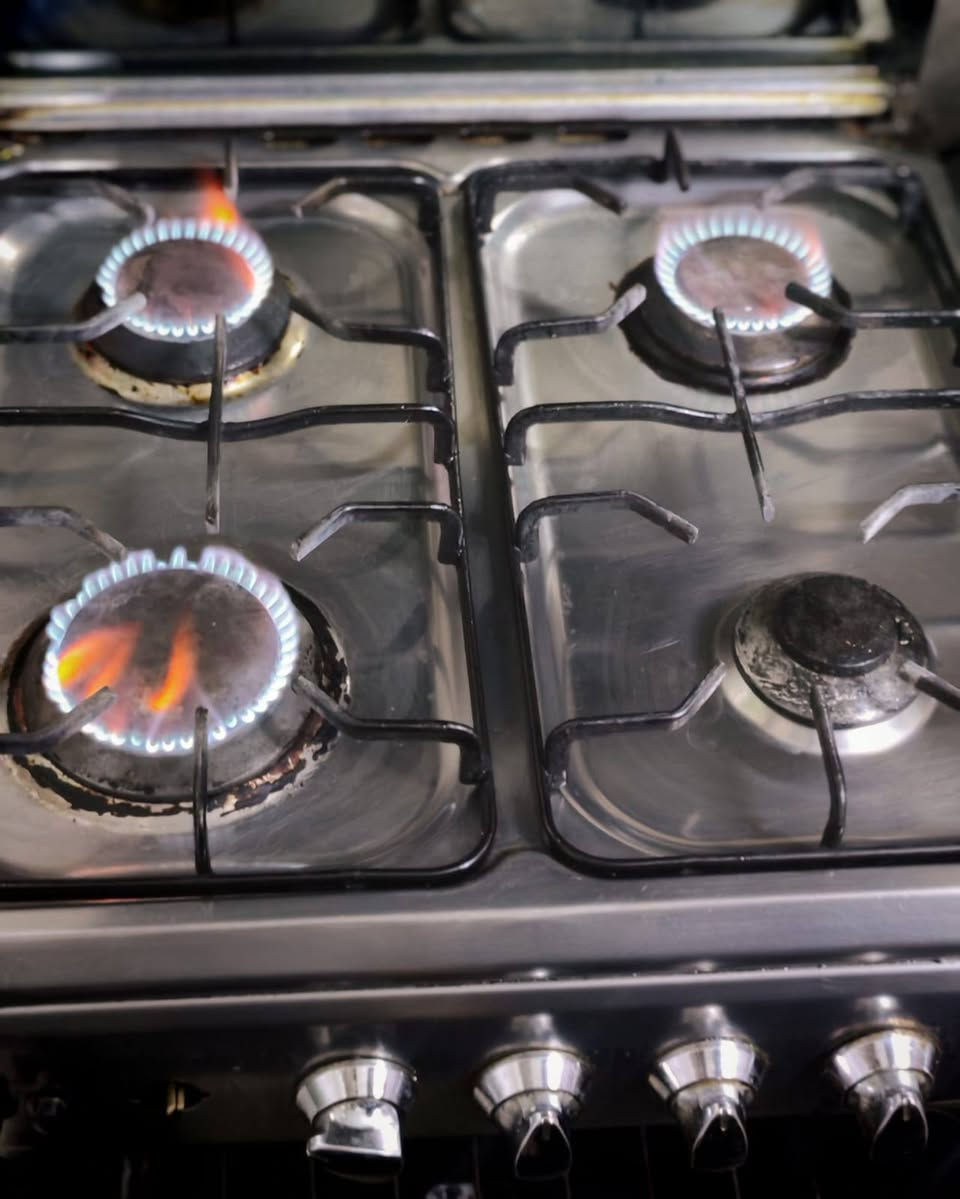 سلام عليكم طباغ افرش نضيف جدا بس الباب واكع الفرن شغال رايده ب60 وبي مجال الشعب شارع الصحه


**إذا كنت صاحب هذا الإعلان وتريد حذفه لأي سبب، رجاءا أرسل رسالة إلى الدعم الفني**