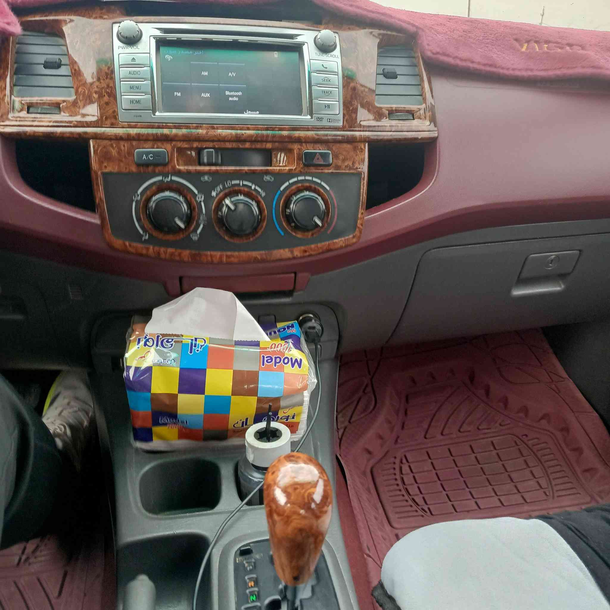 السلام عليكم تيوتا هيلوكس موديل 14كويتي شاصي 19رقم بغداد دولي سياره جديده لوك بلكارتون ماشيه ١١٢كير محرك صدر تخم تاير جديد بيه بارد جدآ بصيط وشخط جدا بصيط الباقي مكفول تحويل مباشر سعر٢٤٠مكاني صلاح الدين سامراء ‏‪***********‬‏
