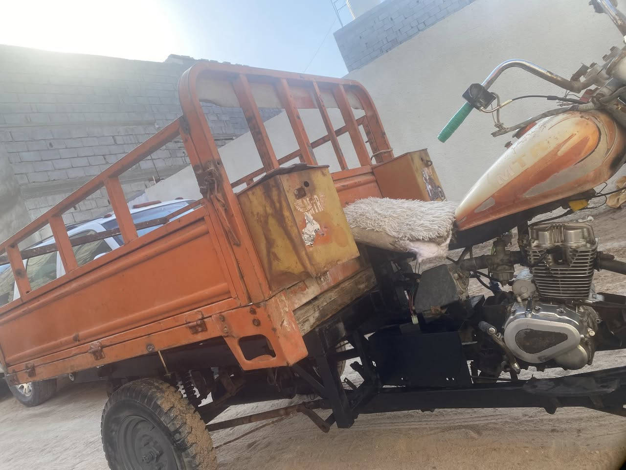 السلام عليكم ستوته MTH مديل ١٥ أوراق اصولي سعره ٦٥٠ بديه توه مسوي كاعيه مالته جديد محرك ناعم نهضه مشي كهربيات عوزه بس جوزه تربطه وباتري كلهن يشتغلن مكاني أبو الخصيب رقمي***********
