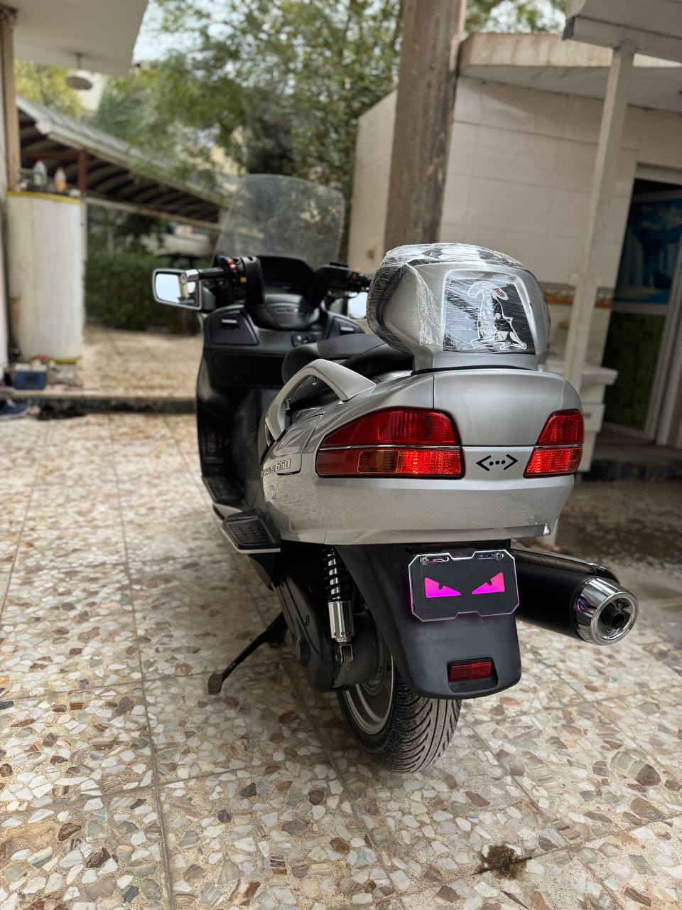 سلام عليكم دراجة ساكي ويف 650 محرك 
ماشية 26000 نظيفة كلش 
مواصفات فول مانع انزلاق ABS كير ومكينه مكفوله مري شفط🔥
السعر 24 ورقة وبيها مجال 
التواصل على الرقم ***********
العنوان كربلاء
