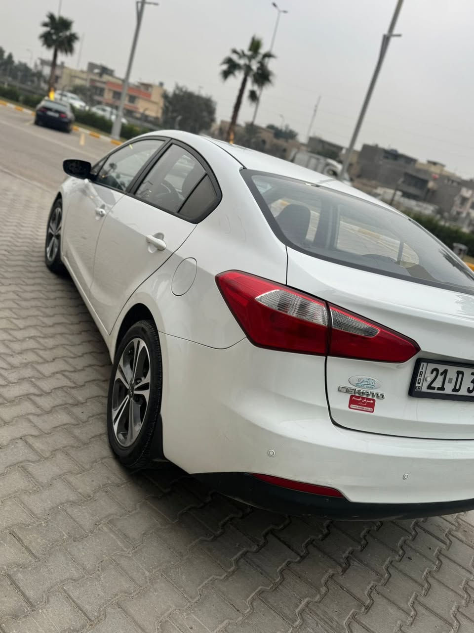 كيا سيراتو خليجي
موديل 2013شكل 15
محرك 1600دوش بشرط 
مكينه كير كله بشرط 
سياره احلى من صور 
ماشيه 120حقيقي حت الجرس شغال 
السياره بيه قطعه وحده صبغ الباقي كله مكفول 
رقم سليمانيه شرط التحويل 
حداديه صدر جاهزه اي نقص مابيه 
مواصفات
شاشه 
كأمره 
تحكم سترين 
سونر موجود بل منشور 
داخل اسود 
العنوان بغداد 
الشراي يتصل ***********
السعر118 وبيه  مجال
