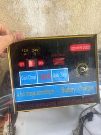 شاحنه بطاريات ١٢و٢٤فولت   تشتغل ١٠٠٪؜ العنوان بغداد البياع 07716309850...