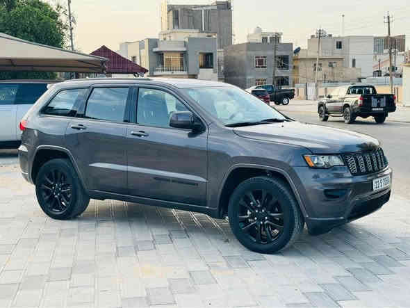 جيب بلاك توب 
يا الله السلام عليكم  
جيب بلاك توب
وارد امريكي 
صبغ بنيد وجاملغ فقط
الايرباك ستيرن ودشبول 
الموديل 2020
ماشية 54 الف ميل 
رقم بغداد بأسمي
السياره فول مواصفات 
فتحه سقف
بصمه تشغيل 
بصمة ابواب
كشنات جلد ومخمل
كشن كهرباء
شاشه كبيره
كامره دواره
حساس خلفي
اوتو ستوب
مانع تزحلق
نضام eco اقتصادي
نضام سبورت 
جنطه كهرباء 
ويل كب 20 بلاك
ردارت 
رادار جانبي 
فور ويل
باقي المواصفات المعروفه
السياره عليها ادامه كامله
مكان السيارة بغداد حي الجامعة 
للأستفسار *********** بغداد
