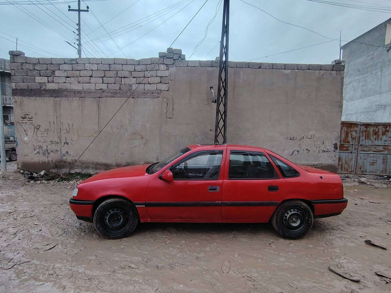 السلام عليكم. اوبل فكتره  موديل. 90   السيارة  بسمي.  حجم 18 مكينه. او كيره. نضيف.  او.  وتفحص  بنفسك  كاربون. بانزين.  بيها السياره حلوه. وايرمنيه  تشتغل   طخمها  80بل. ميه  نضيف  مصبوغه عام. ضرر التكمه   بين البابين. السعر.  39او بيها. مجال. قليل، ***********
