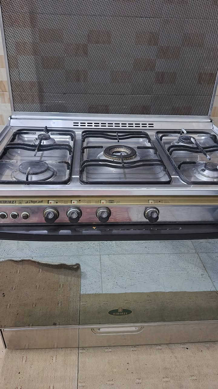 طباخ كريازي مصري على الفحص ممصلحه ابد مشروط مكاني ناحية الصلاحيه  وعندي توصيل للديوانيه تفحص يلا تاخذه ***********
