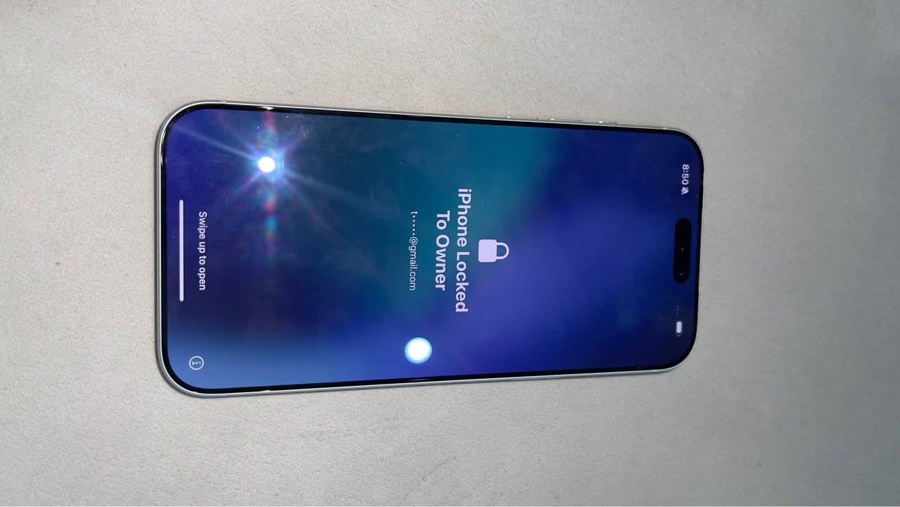 iphone 17 pro max 512GB silver white EU Activation Lock , for parts only , battery 100% cycle: 107 , not opened , no box no charger , no scratches and has not been damaged or used harshly ,send offers. 
ئایفۆن ١٧ پڕۆ ماکسی ٥١٢ گیگای سپی ئەوروپی قفڵ کراو ، ئەم ئایفۆنە بەکار نایەت و بۆ هەڵوەشاندە ، پاتری ١٠٠٪ و سایکلی پاتری ١٠٧ ، نەکراوەتەوە ، بۆکس و کارتۆن و شەحنی لەگەڵ نیە ، هیچ شوختی نیەو حەزێت نەدراوە ، سحرێک بنێرە بە دڵم بوو هیخۆتە. السليمانية, العراق


**إذا كنت صاحب هذا الإعلان وتريد حذفه لأي سبب، رجاءا أرسل رسالة إلى الدعم الفني**