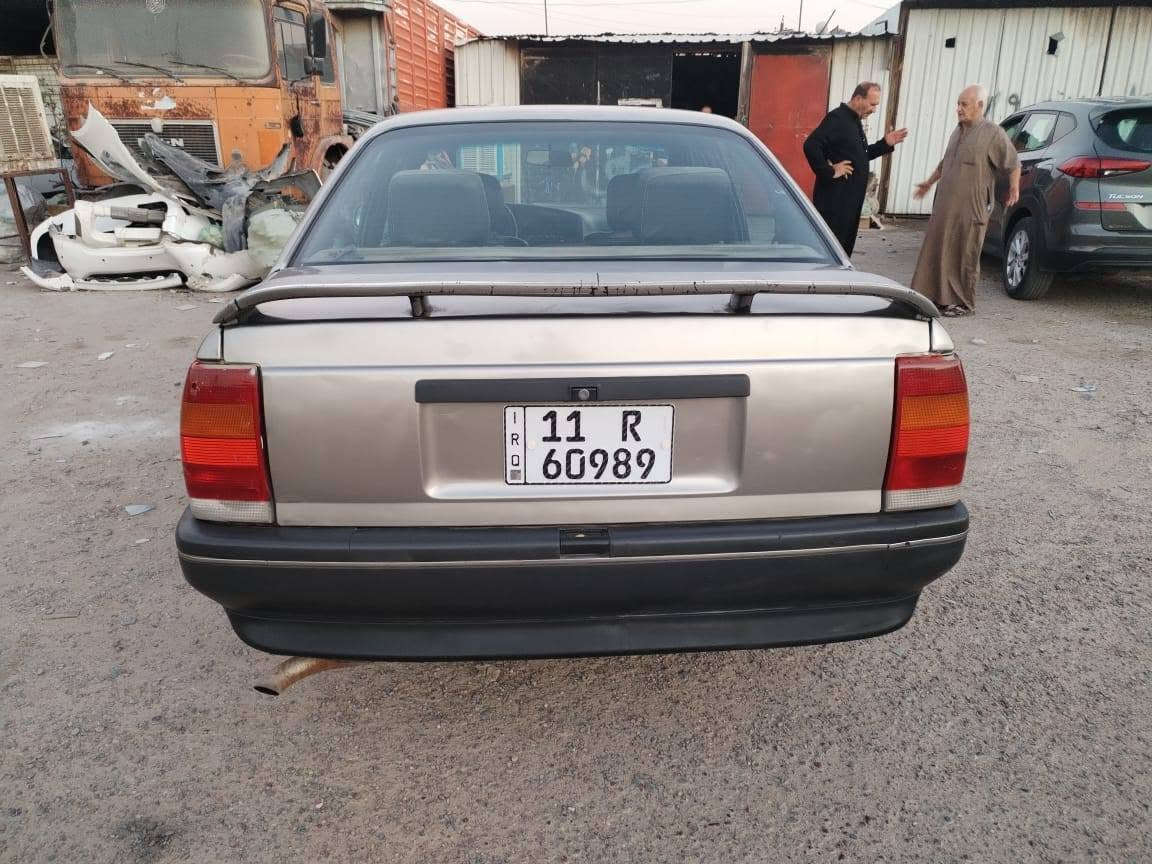 سلام عليكم اوبل موديل ٨٨ كيرومكينه جددتبريد مكينه الفين سنويه جديده مشروع وطني بغداد بلاديه سياره السعر٣٣ وبيه مجال الاتصال ***********

