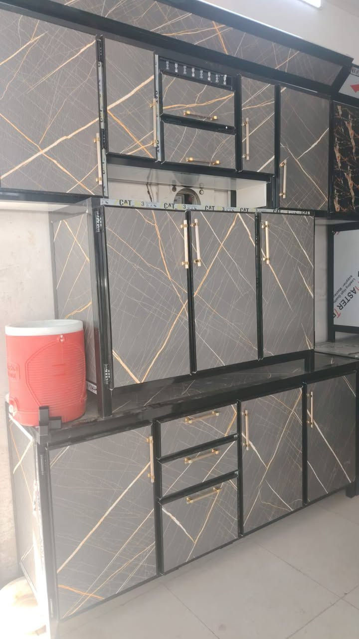 #معرض الفرات للبيع جميع انواع الاثاث المنزلي واللاجهزه الكهربائيه المستخدم والجديدوبأنسب لاسعار مقابل دئره جنسيه القائم من جهه البرانيه بصف جسرالمشاه تم وبحمدالله وصول حمل كاونترات جديده للاستفسار لاتصال برقم ***********متوفرواتس اب***********
