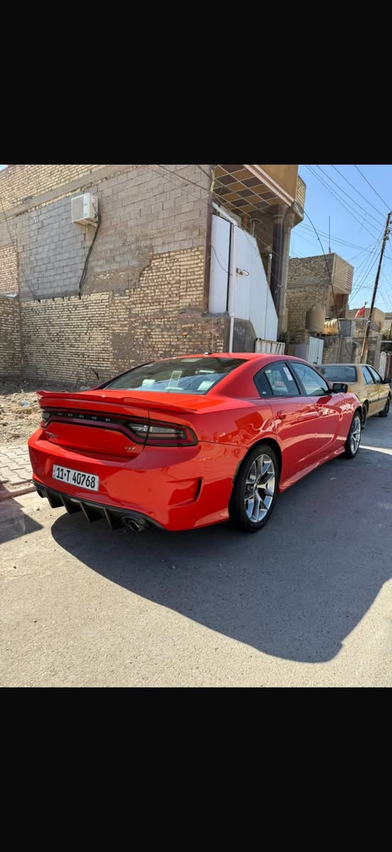 سلام عليكم
جارجر 2019 رقم بغداد بسمي 
وكالة هارلم مكفولة عده بل دعامية كد شبر بيها 
والباقي مكفول مكان السيارة بغداد 

جارجر لون برتقالي مميز 
رادار امامي
تحديد مسار 
توقف ذاتي
دركة ار بي إم 
شفتات استيرن 
كشنات تدفئة تبري 
خزن ميموري 
شاشة كار بلي 
كشنات كهربائي ام المساج 
فتحة بانوراما 
دمام بل صندوك 
كلاصات حار بارد 
من الأخير السيارة اعلى فئة GT بلاص 

السعر 275 وبيها مجال قليل 
***********
