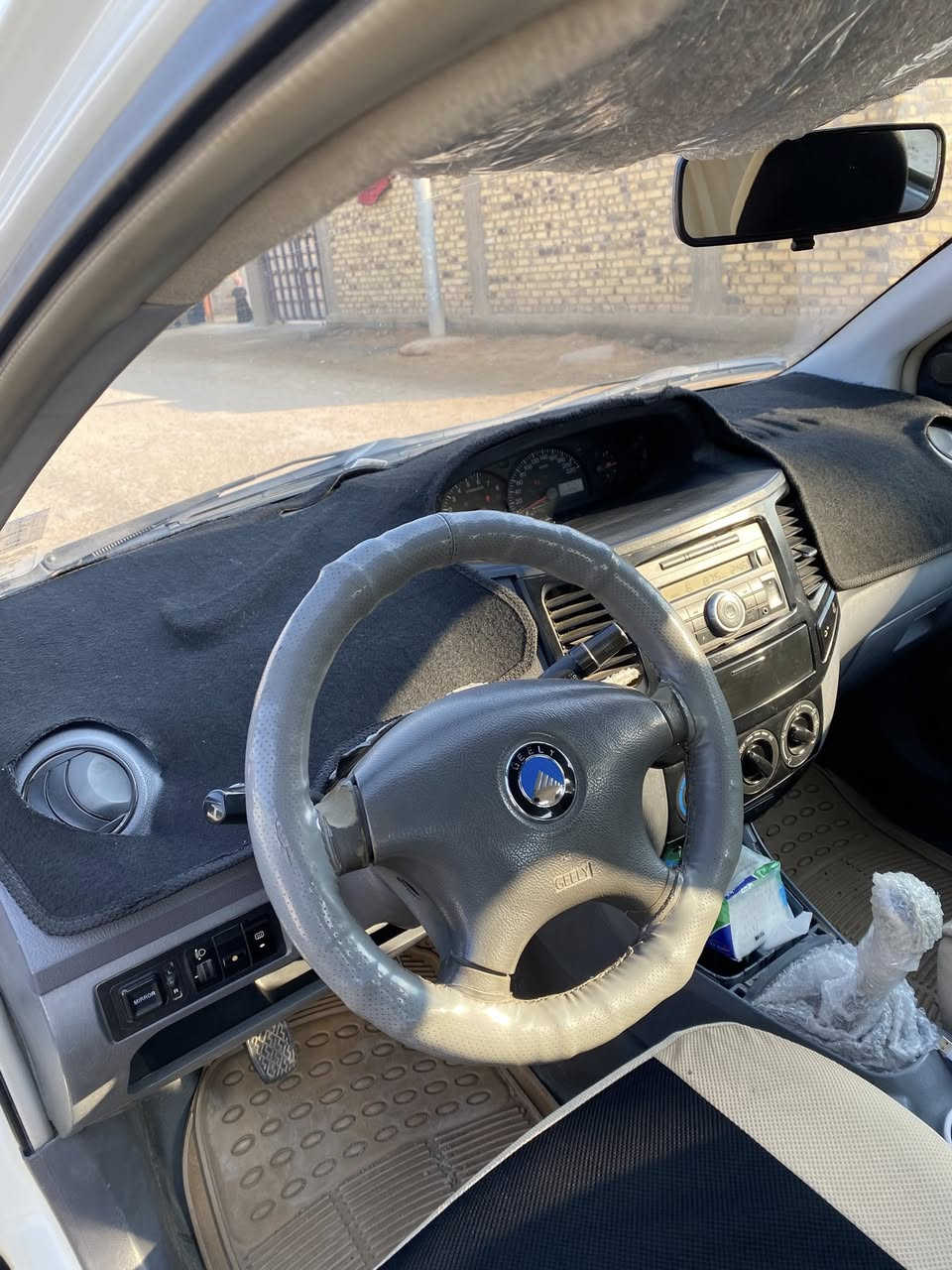 السلام عليكم 
أعيد النشر بسبب الوعود الكاذبه
Mk 
موديل 2012 
السياره مكفوله كفاله عامه
 تدفئه تبريد
كهربائيات كله شغاله
رقم انكليزي 
تحويل مباشر
السعر 41
للاستفسار الاتصال ع
***********
