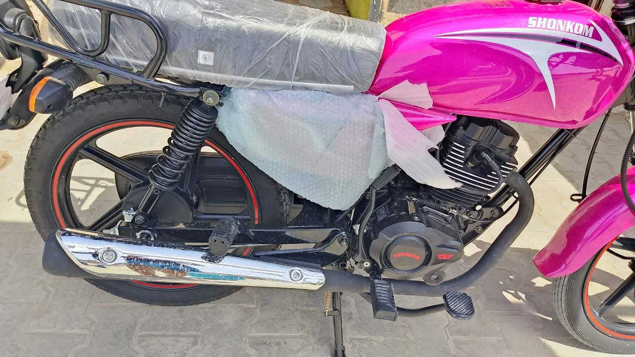 السلام عليكم شاينك ٢٠٢٥ اخت الجديده مكينه ١٥٠ كفاله الدراجه بس هذا قبق الدشبول وقبق والمازده مكسور ما مامأثر كلهن شغالات بمليون وبيها مجال بيع فقط ما اراوس *********** بابل
