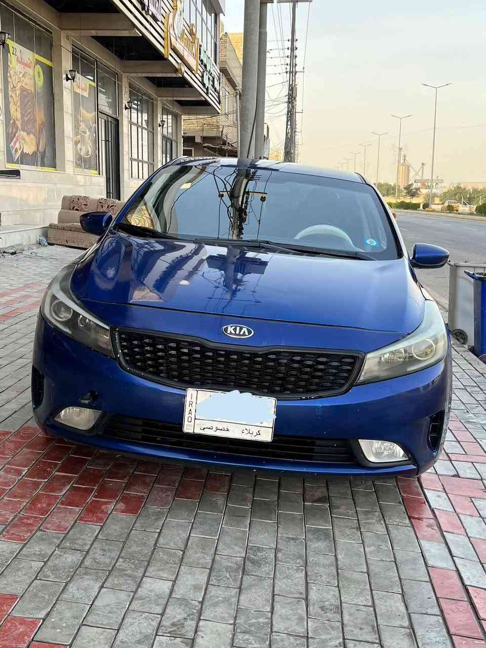 فورتي 2017 وارد امريكي
صبغ بنيد فقط وبيها ملاحظات بسيطة سونار بالمنشور
محرك 1800 دوش 
شاشة وكامرة خلفية 
ويل كب 
مانع الانزلاق و ABS
مكانها كربلاء 
السعر 109 $ ورقة وبيها مجال 
للاستفسار / ***********
