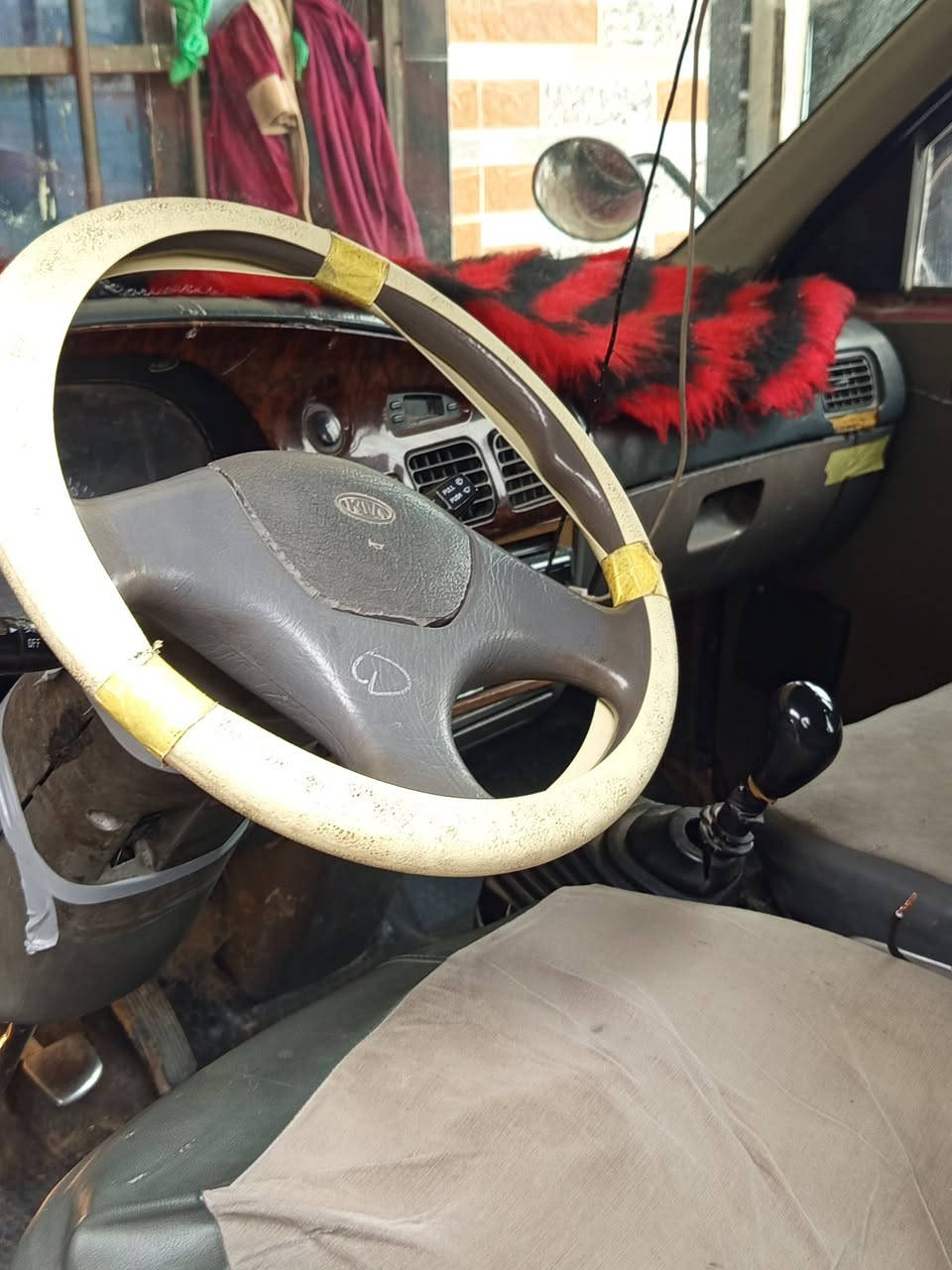 السلام عليكم بريجو مديل 1996 للبيع أو مراووس بتكسي اسبكتره 
،سياره جهازه تخم تاير كهربايات كله شغاله على خير حبايه حداده مكينه كير قبل شهر شديته مكينه مال حاويه دوشمه كشنات وكاعديه شواصي واحد فقط معمر ولبقيه مكفوله تخم ويل أبو لفلس سياره بيه شوفت لعين سوبايه مكاني بابل قرب صيطرت النضباط خط لسريعه سنويه تصقط لنهايت لسنه ،مالكه ابغداد لسعر 44 وبيه مجال قليل *********** وبيه واتساب
