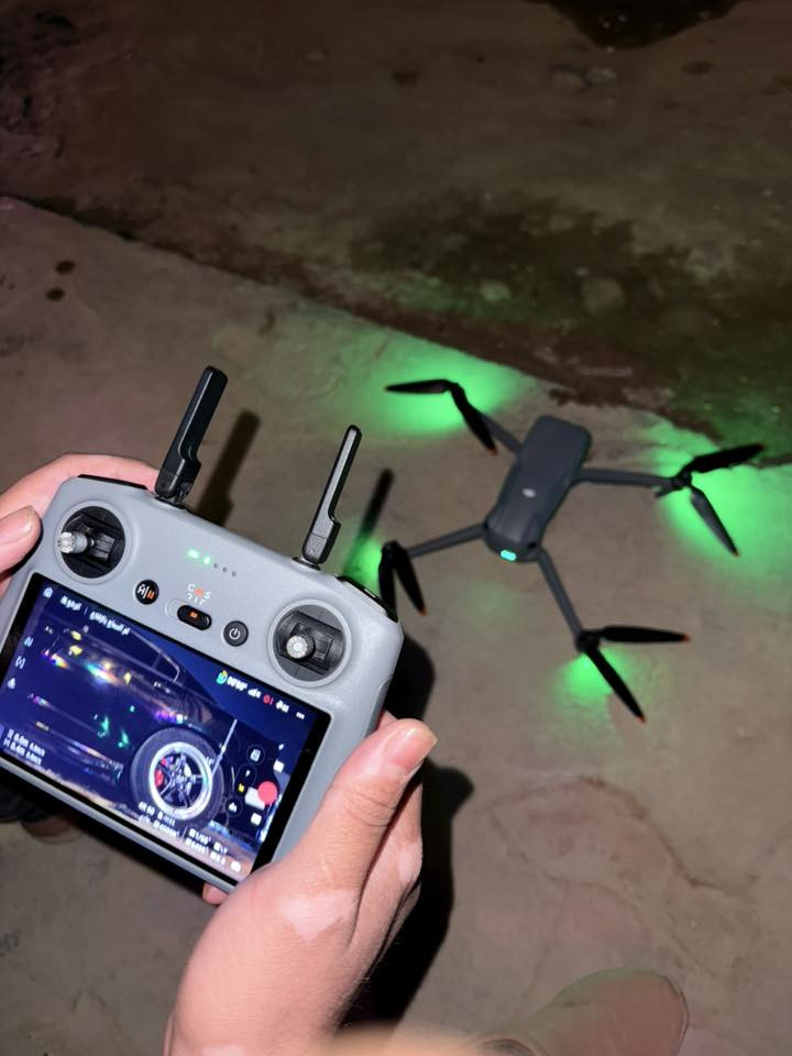 سلام عليكم حبايب درون اير 3   الدرون طياره فقط 5 ساعات  نضافه 100/100 السعر مليونين وبيه مجال 🫂 
***********
