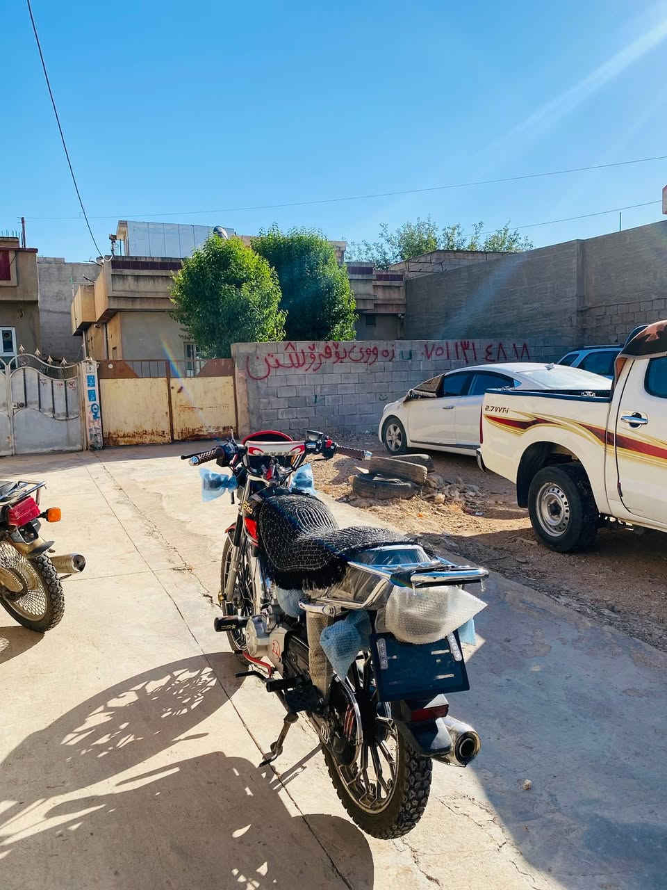 "بسم اللە ارحمان ارحیم"
ئەم ماتۆڕەمان هەیە بۆ فرۆشتن
Namipro Honzda
مۆدێل:۲٠۲٥
مەکینە: ۲٠٠cmحەقیقی
ماتۆڕەکە تا بڵێی پاک و بێ عەیبە
جوانکاری کاملی بۆ کراوە 
مەکینەی کەپسە سپانەی بەر نەکەوتووە
سەوتی تییانییە
فول فول مواسەفاتە گێچی شەریکەیە
سێ سویج و دوو کۆنتڕۆڵی بیلادی لەگەڵە
مەنەفێس و عەقدە 
نرخی:۸٠٠هەزار و معامەلەیە 
ژ.م:***********
شوێن هەڵەبجەی شەهید
تێبینی:ماتۆڕەکە نەشۆراوە
