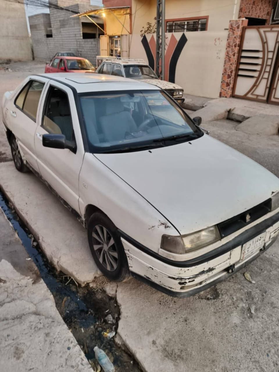 سياره سيات للبيع موديل 92 السعر 20 وبيها مجال للشراي / ***********
