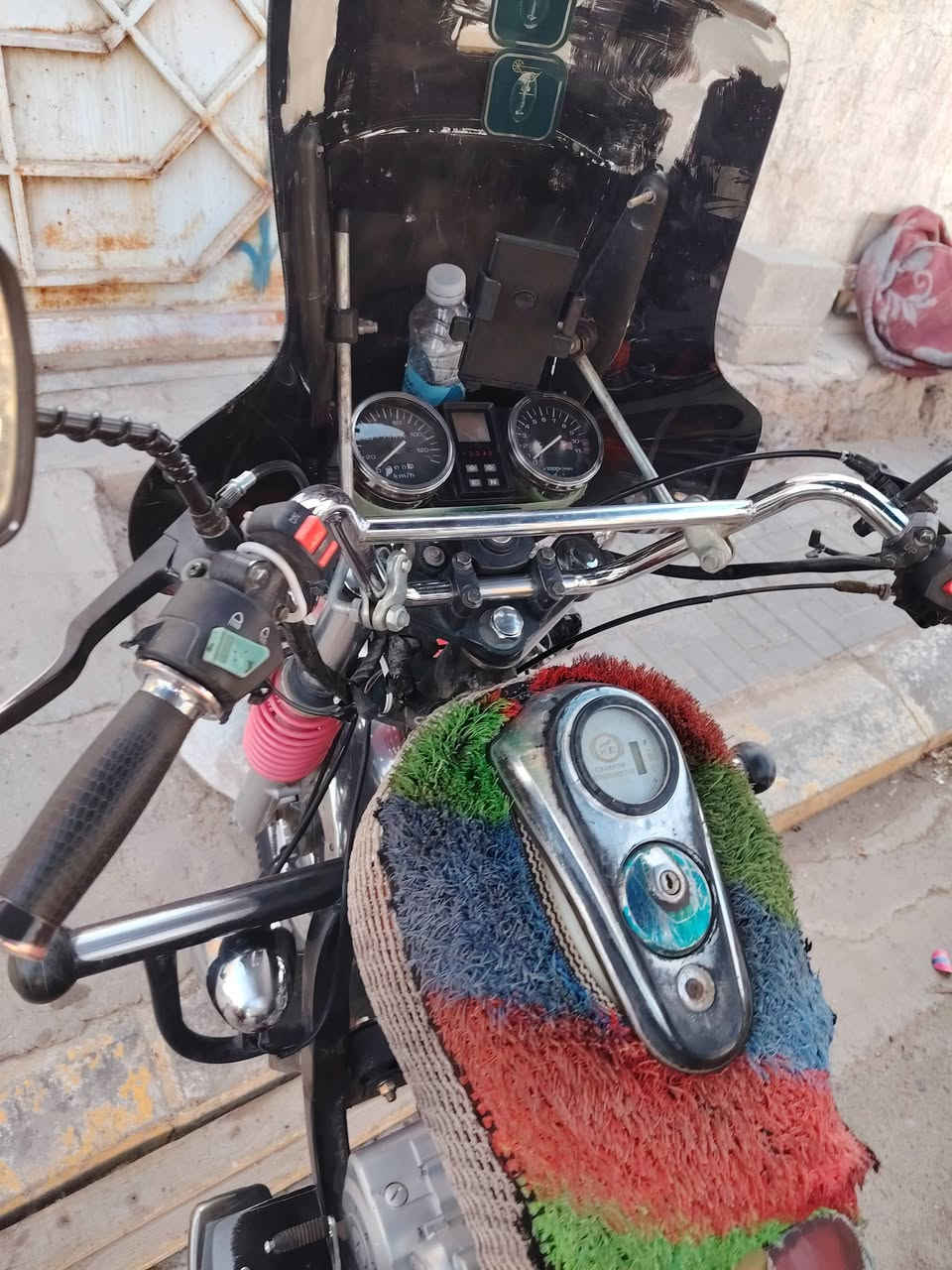 السلام عليكم عندي هاي ستوته 2022 مسجلها كامله رايدها مليون ونص قفل ***********
