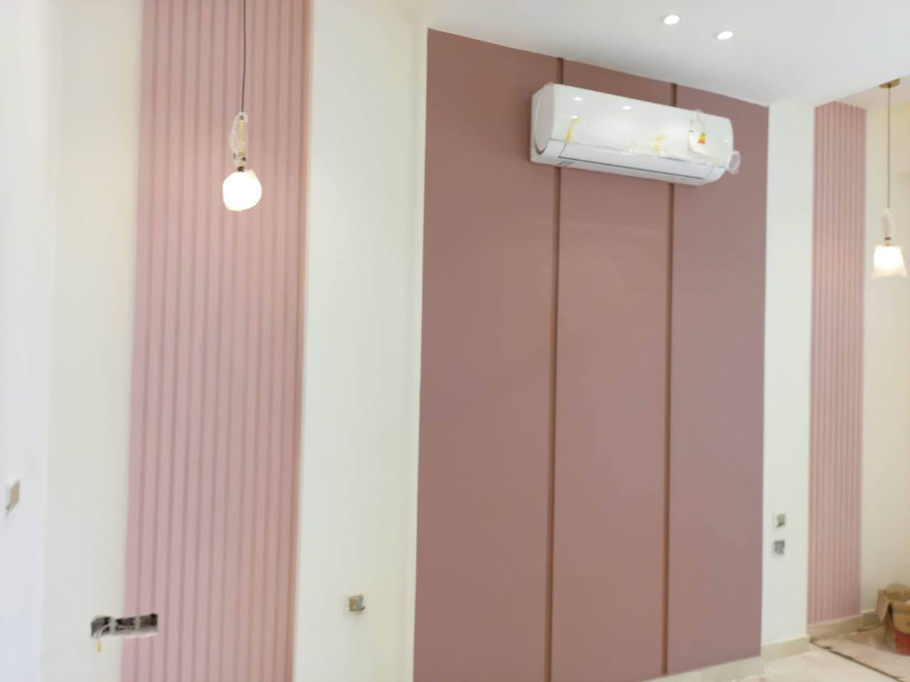 صباغ متفرغ شغل  صبغ وديكورات طلس سنفره معالجة رطوبه تصليحات بياض صبغ داخل وخارج ترميم  بيوت وشقق كل انواع الصبغ مكاني بغداد ***********
