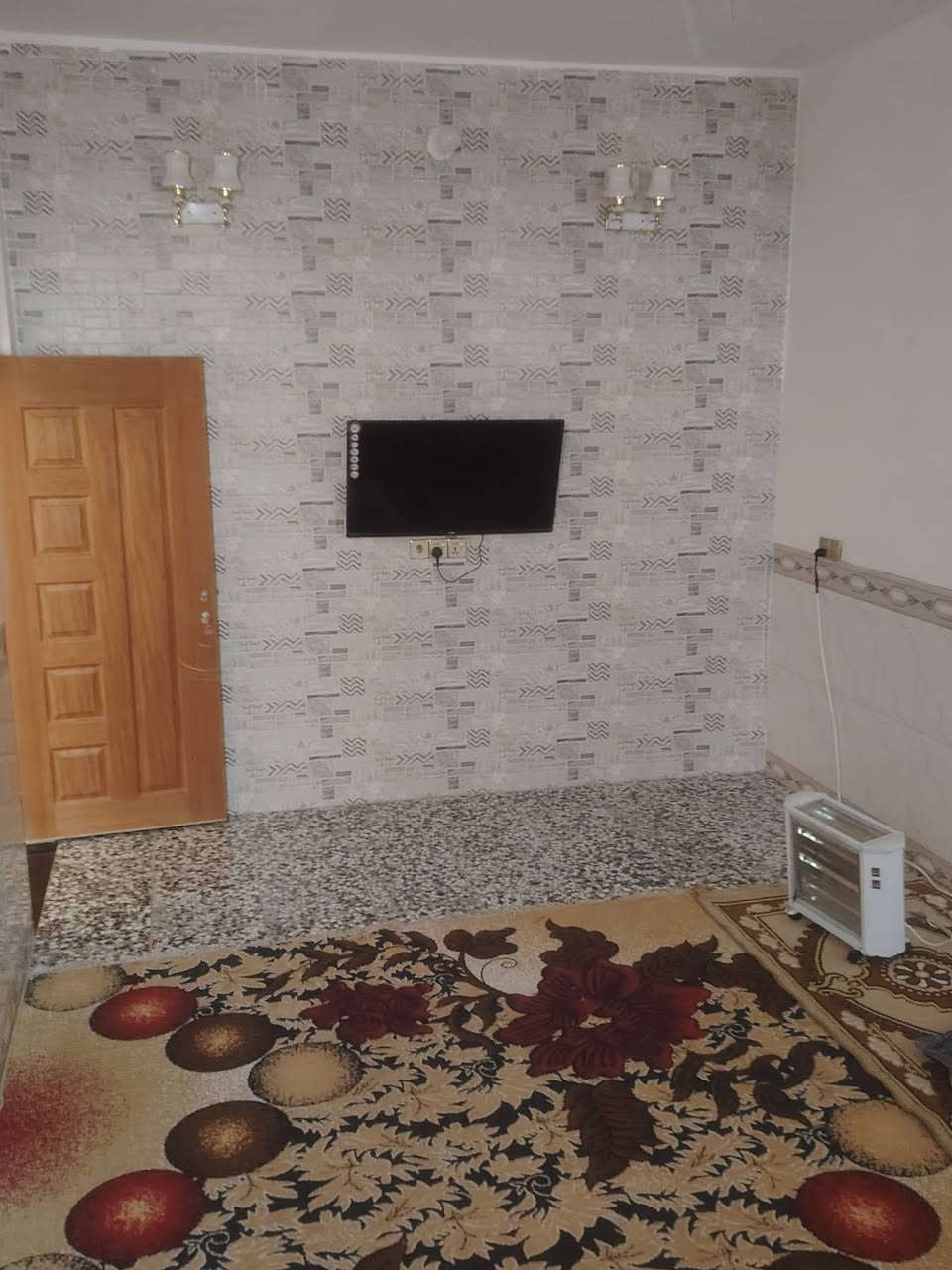 سلام عليكم مشتملات 2للبيع الموقع مقابيل مطعم المسافر نزله المشروع 400متر عن شارع العام متوفر ماء وكهرباء ومولد سحب بناء طابوك رقم مبايل ***********
