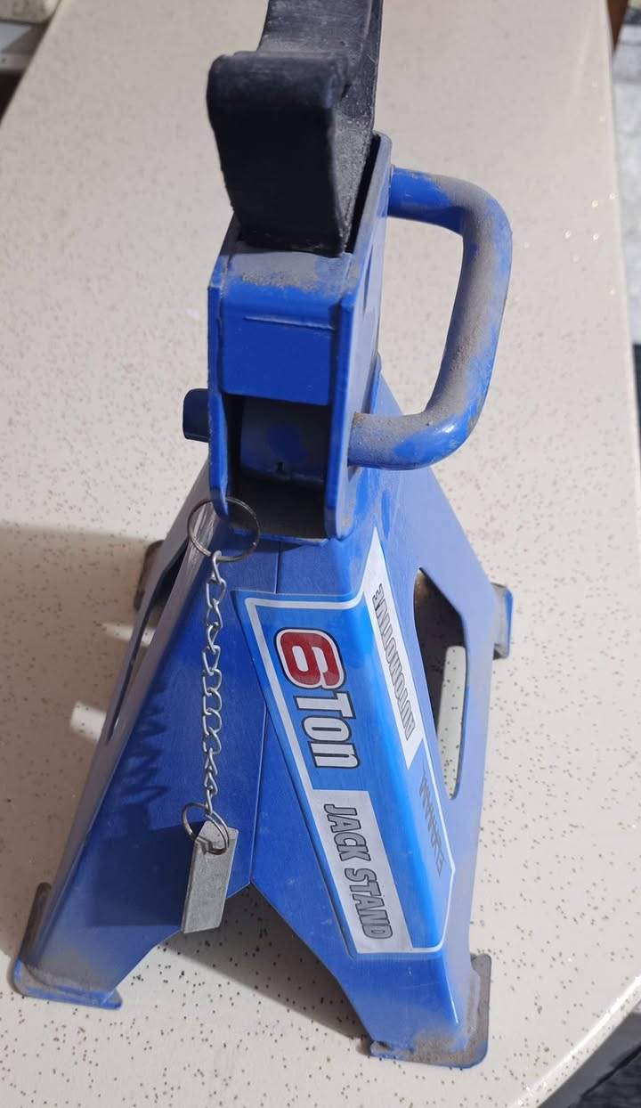 السلام عليكم
تكم هاوزن عدد ٢
الوزن ٦ طن 
جديد غير مستخدم 
ب٣٥ الف 
مكاني بغداد حي اور 
***********
