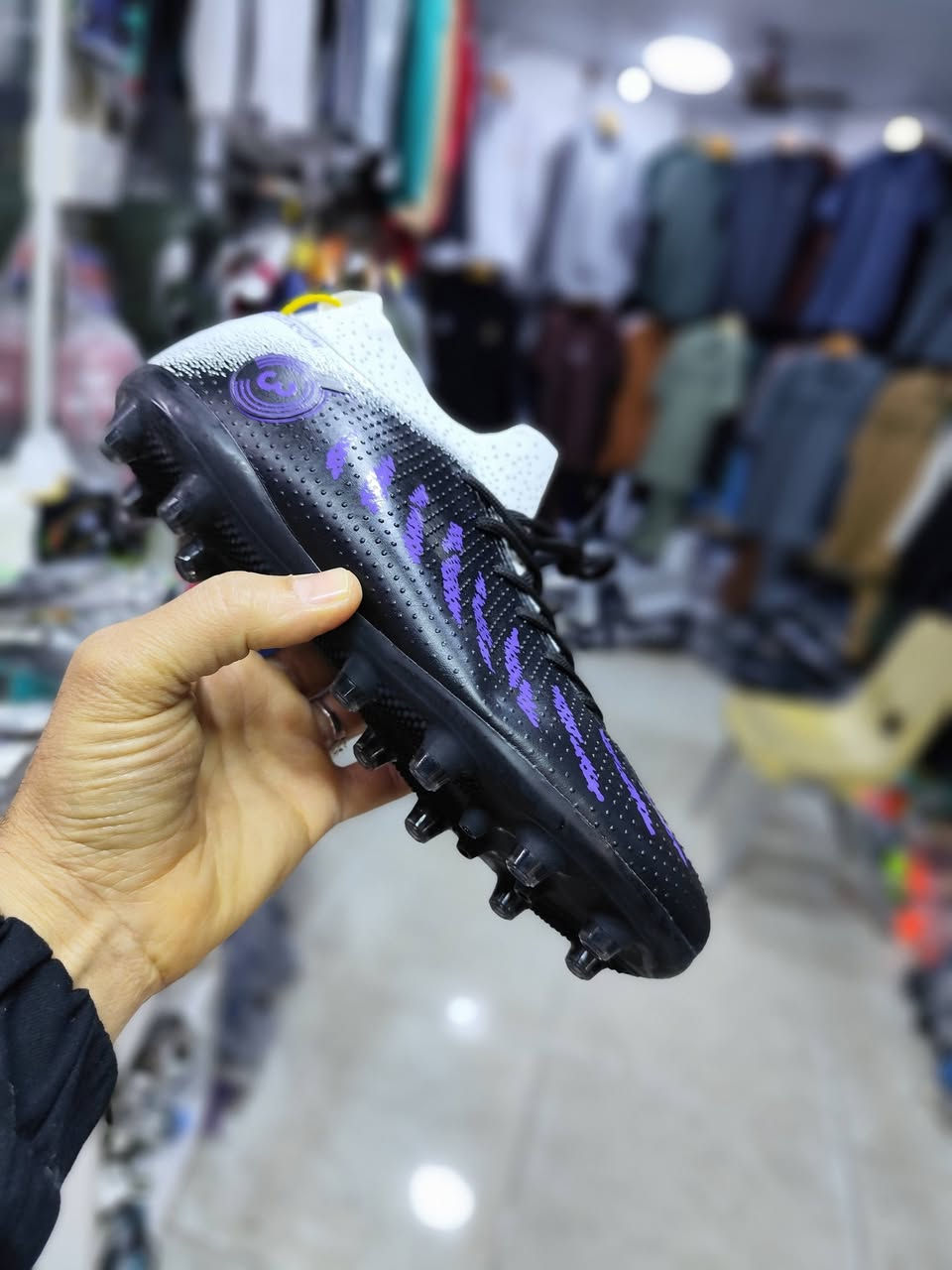 لابجين موديل زوزكس 👍
موديل جديد گيتر 👍
 الاحجام 39  40  41  42  43  فقط 
خانقين شارع المصرف داخل الفرع مقابيل مجمع باريس ***********
متوفر توصيل لجميع المحافظات 👍
