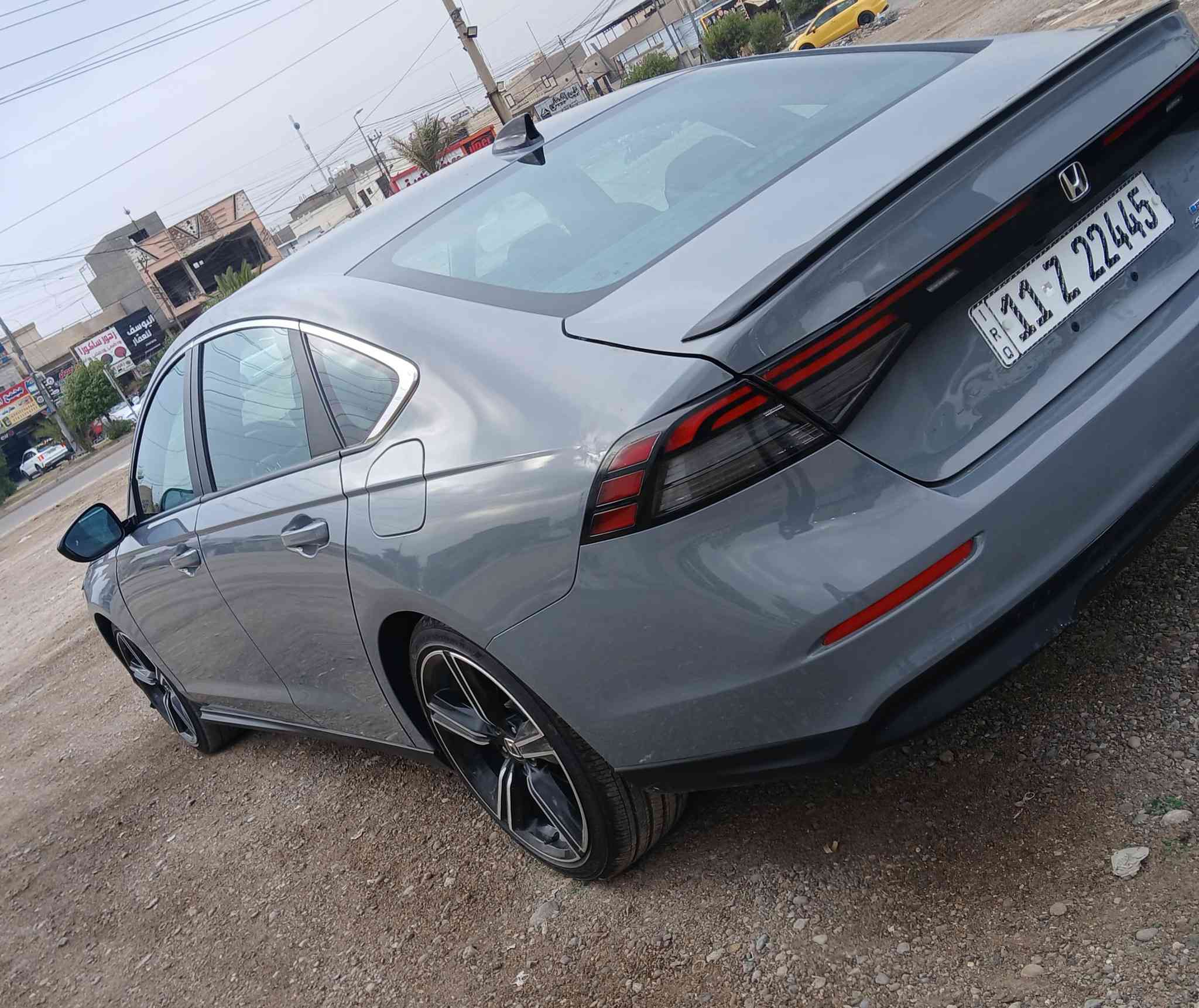 السلام عليكم للبيع فقط هوندا اكورد هايبرد وارد أمريكي موديل 2025 محرك 2000 حادثها موضوح بالصوره مبدل بنيد وجاملغات فقط بدون شواصي  راديترات مي غاز تبريد كله بلادي شركه ماشيه 4000 ميل فول مواصفات السعر 185 للإستفسار ***********
