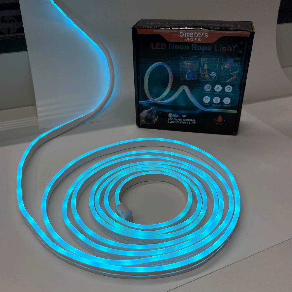 حبل أضاءةنيون LED بتقنية التحكم الذكي طول 5 أمتار
السعر 24 الف توصيل مجاني لكل محافظات العراق 
للتواصل واتساب ***********
للتواصل انستا أو تيك توك أو فيسبوك اسم صفحة كاستر ستور