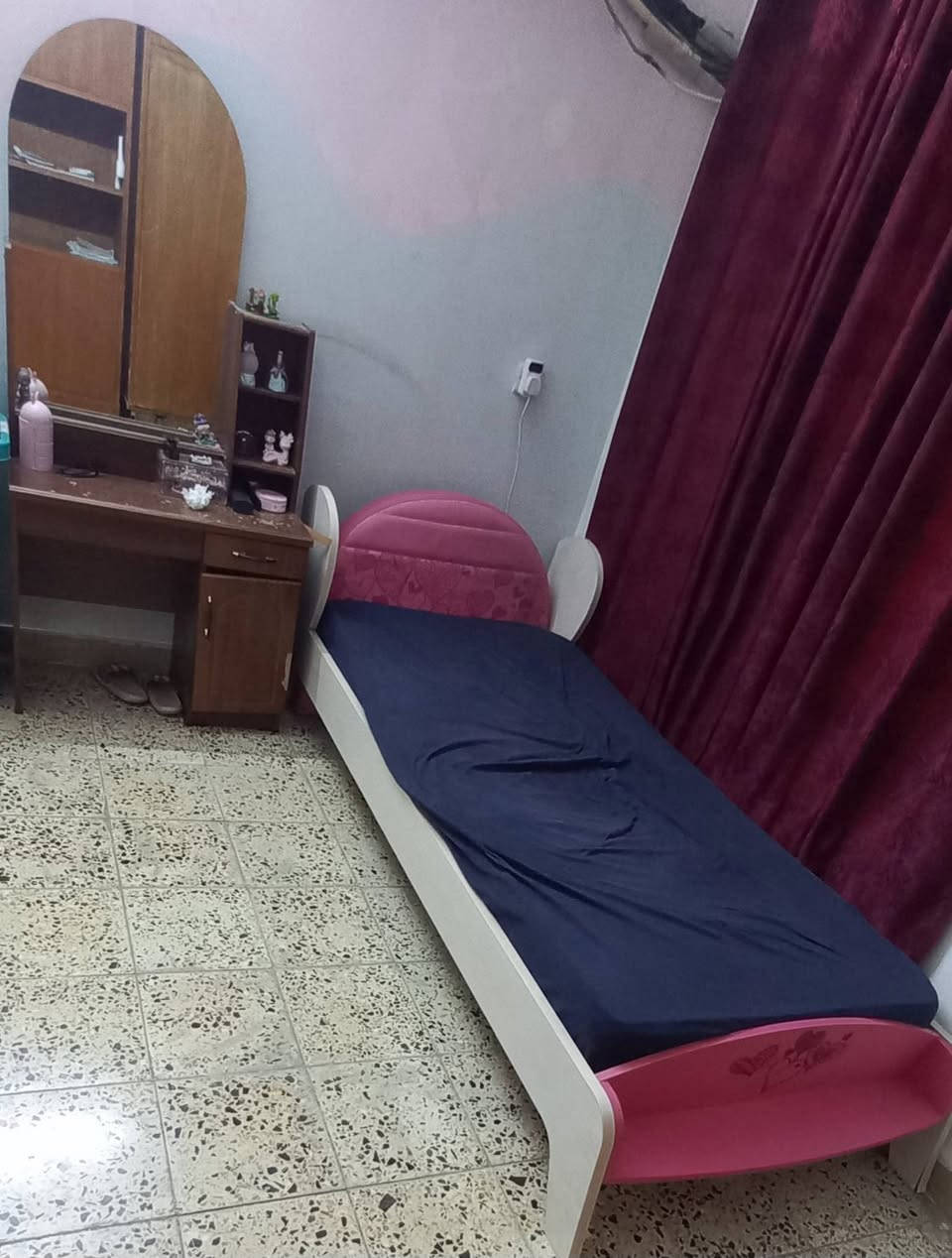 السلام عليكم
غراض للبيع صورهن مرفقة المكان بغداد الغزالية للتواصل *********** السعر المطلوب ١٥٠ الف قفل
كنتور
بوفية
ميز تواليت
سريرين
