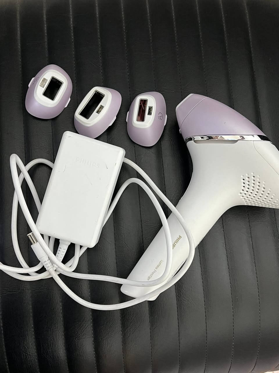 جهاز ليزر منزلي للبيع مواصفاتة
يعمل بتقنية الضوء النبضي المكثف (IPL) وهي تقنية مشابهة للمستخدمة في العيادات مكوناتة راس اساسي للمناطق الواسعة ورؤوس اضافية لمناطق الوجهًوالبكيني والابط بي شاشة تعرض مستوى الطاقة المناسب وعدد الومضات الباقية

مكاني بغداد رقم***********
