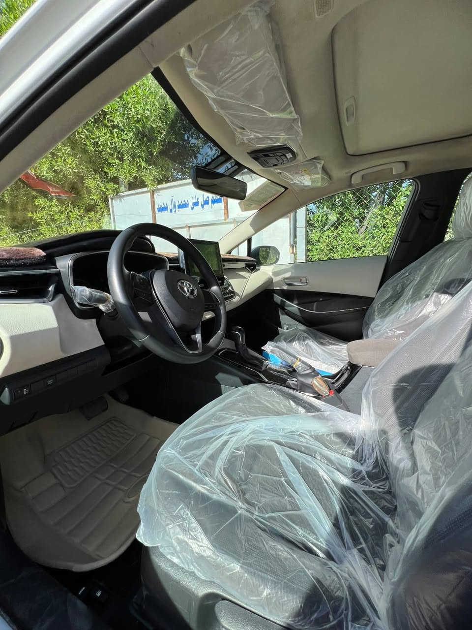 تويوتا كورلا 2024 خليجي (SAS ساز)
فول مواصفات 1/1  GLI
حجم المحرك 1800 
نوع الوقود بانزين 
دخول ذكي بصمة تشغيل بصمة 
فتحة سقف سلايت  
شاشة ديجيتل  
تبريد قطعتين 
ويل كب حجم الاطارات 16 
حساسات امامي خلفي 
لايتات عدسة 
بك لايتات لد 
كشاف لايت لد 
مرآة قابلة للطي 
اشارة بالمرآة 
وضعيات قيادة 
مرآة داخلية عاكسة 
شاحن واير ليس
رقم سليمانيه  دولي 
(مكان السيآرة بغداد )
سياره بأسمي تحويل مباشر 
السعر (195)وبيها مجال بسيط .
للاستفسار ***********
***********
