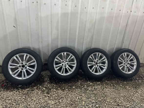 تخم مكسيكي 18 اصلي مو تجاري فول نضافه جديد كارتون لا زلغ ولا كرد مع الحساس والتايرات قفله 7 اوراق 
العنوان الناصريه المركز 

***********
