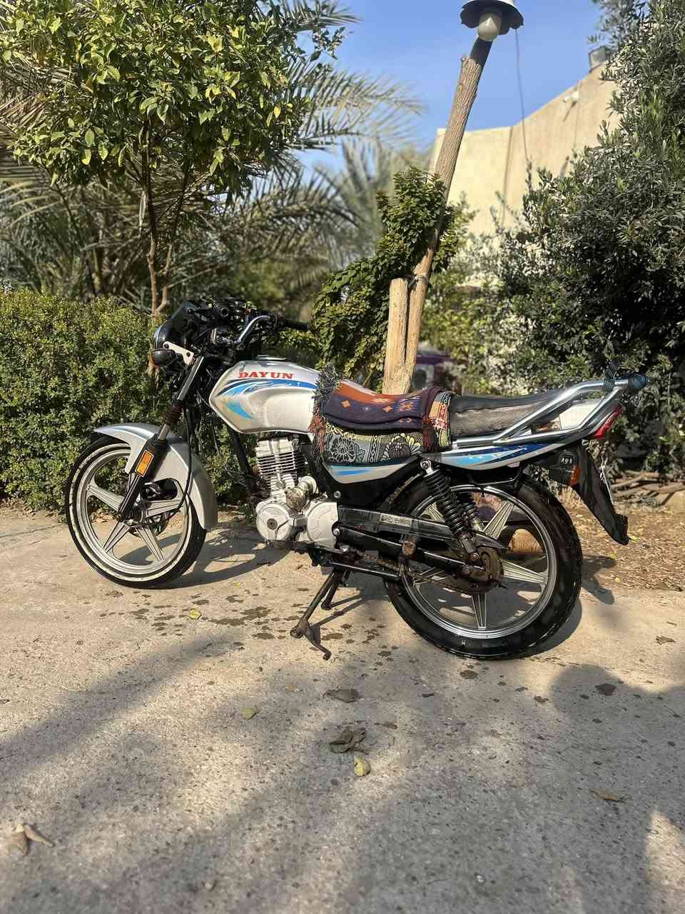 السلام عليكم دايون كلك ٢١ بليته ورقم شاصي كهربائيات دبل اشاره لايت جمجمه عالي ناصي هورن بك لايت يعني دراجه كامله من كلشي ربع متذب عليها ٦٥٠ بيها مجال
مكان كربلاء حسينيه ***********
