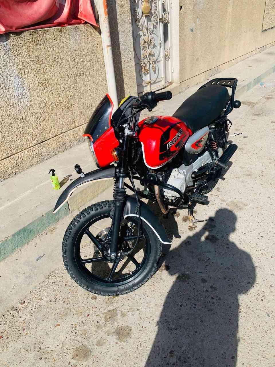 دراجة بوكسر مديل 23 كفاله عامه من كلشي دراجة جديده معنه كلمه برغي مابدل بيه مكينه خرسه لا تنقيص ولا دخان وراق صوليات
مكاني بلديات *********** سعر 1400 بيه مجال بصيط
