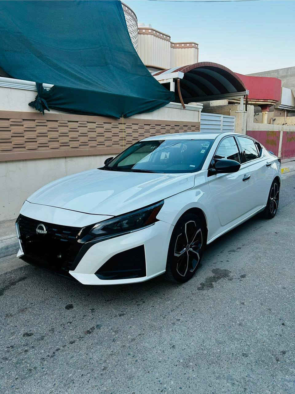 سلام عليكم 
نيسان التيما موديل 24 مواصفات sr لون ابيض ثلجي
حادثهه جاملغ طرف سكن والبونيد ايرباك بس ستيرن طاك وراجع سستم بلاد ماشيه٣٤ ميل
رقم سليمانيه بأسمي مواصفات الsr المعروفه 
تحكمات ستيرن شفتات ستيرن رادارات وحساسات ٣٦٠ 
كشنات جلد سعرهه ١٦٢ وبيهه مجال بسيط حك الجيه
للاستفسار اكثر *********** مكانهه بغداد

