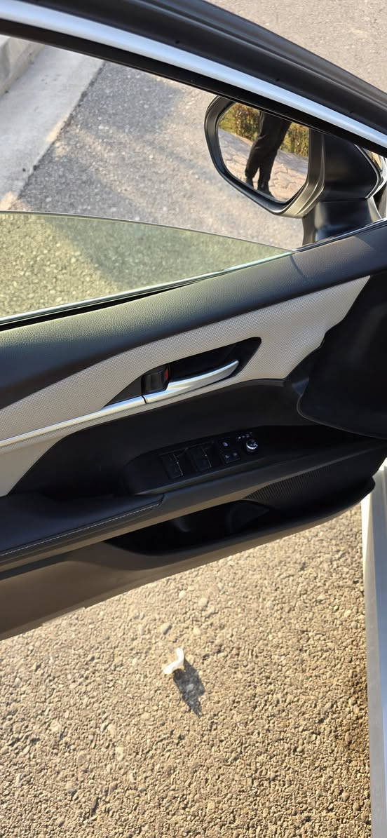 كامري ٢٠٢٥ خليجي LE كلين

محرك 2.5 لتر 4 سلندر
 • نظام بنزين
 • قوة تقريباً 225 حصان
 • ناقل حركة أوتوماتيك CVT
 • دفع أمامي (FWD) 
•ويلات ألمنيوم 17 إنش
 • مصابيح LED أمامية وخلفية
 • إضاءة نهارية LED
 • مرايا جانبية كهربائية مع إشارات
 • كاميرا خلفية
مقود متعدد الوظائف
 • شاشة معلومات للسائق
 • شاشة لمس للنظام الترفيهي
 • Apple CarPlay
 • بلوتوث
 • 6 سماعات
 • مكيف أوتوماتيك مع فتحات خلفيه
وسائد هوائية أمامية وجانبية وستارية
 • نظام تثبيت السرعة
 • فرامل يد إلكترونية
 • نظام مانع الانزلاق
 • نظام مساعدة الفرامل
 
وكاله جيهان السياره فحص كاتي شمالي
ماشي ١٠ الف

السياره موجوده في اربيل التواصل خاص


**إذا كنت صاحب هذا الإعلان وتريد حذفه لأي سبب، رجاءا أرسل رسالة إلى الدعم الفني**