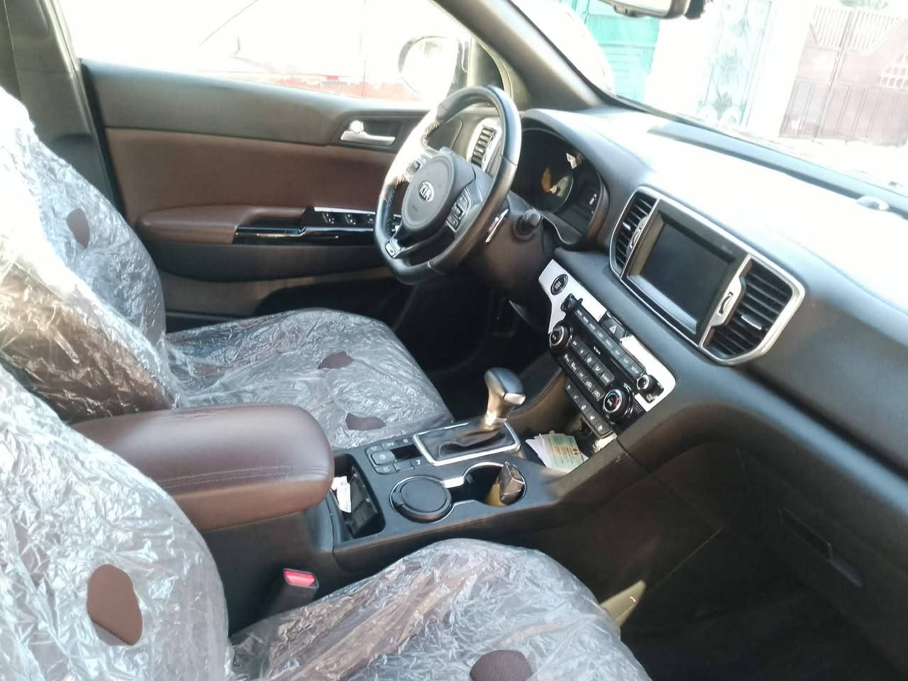 السلام عليكم للبيع كيا سبورتج موديل 2018 سياره فول جيتي لاين ايرانيه باسمي مكفوله كفالة عامه باسمي تحويل ثاني يوم سبير منازل مكاني بغداد ***********
