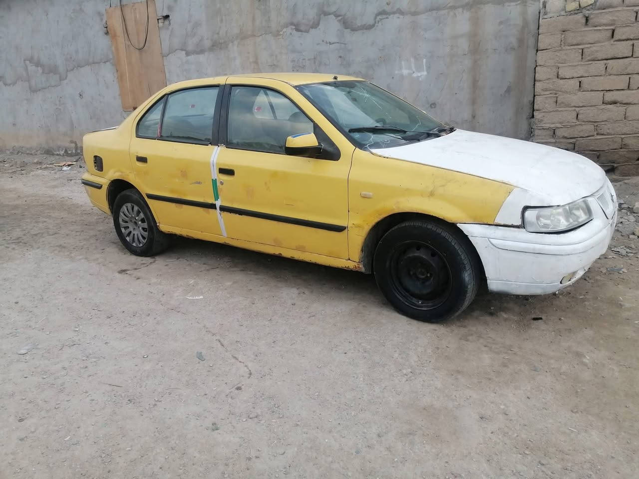 سلام عليكم سمند 2010 مكينه كير مكفولات راعيه بل عماره ماواصله الشكل مثل ماواضح بل صور السعر 12 او بيه مجال عنواني البصره قضاء المدينه 
رقمي ***********
