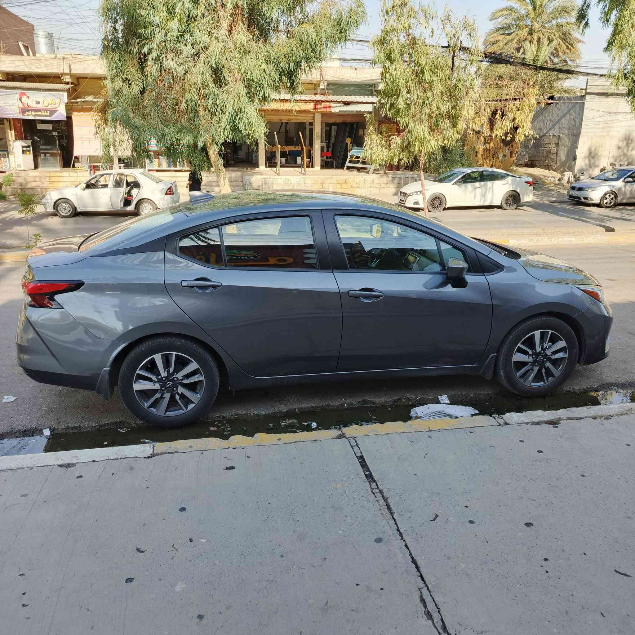 السلام عليكم 🙋‍♂️
نيسان فيرسا    2024🚗
موصفات 
🛑 توقف ذاتي 
🛑 نقطه عمياء
🛑حساسات 
🛑رادار
🛑شحن لاسلكي
🛑 تحكم ستيرن
🛑شاشه كامره كار 
🛑بصمه 
ماشيه 33 وارد امريكي محرك 16 تبريد ثلج ❄❄
ضررها قطعتين ونص   خلفي صور الحادث موجوده بالمنشور
 🫱 بدون دواخل بدون يربك 🫲
السياره جديده حيل ونضيفه جدا دينار ما تصرف عليها كلها على وضع الشركه حتى طخمها مكينه كير شرررط
 (( سنويه جديده رقم جديد هزه فحص جديد رقم اربيل)) السياره بسمي تحويل وكاله شرط ثاني يوم😊
💰السعر  118 وجال كلش قليل 💰
هاتف ***********🛜
