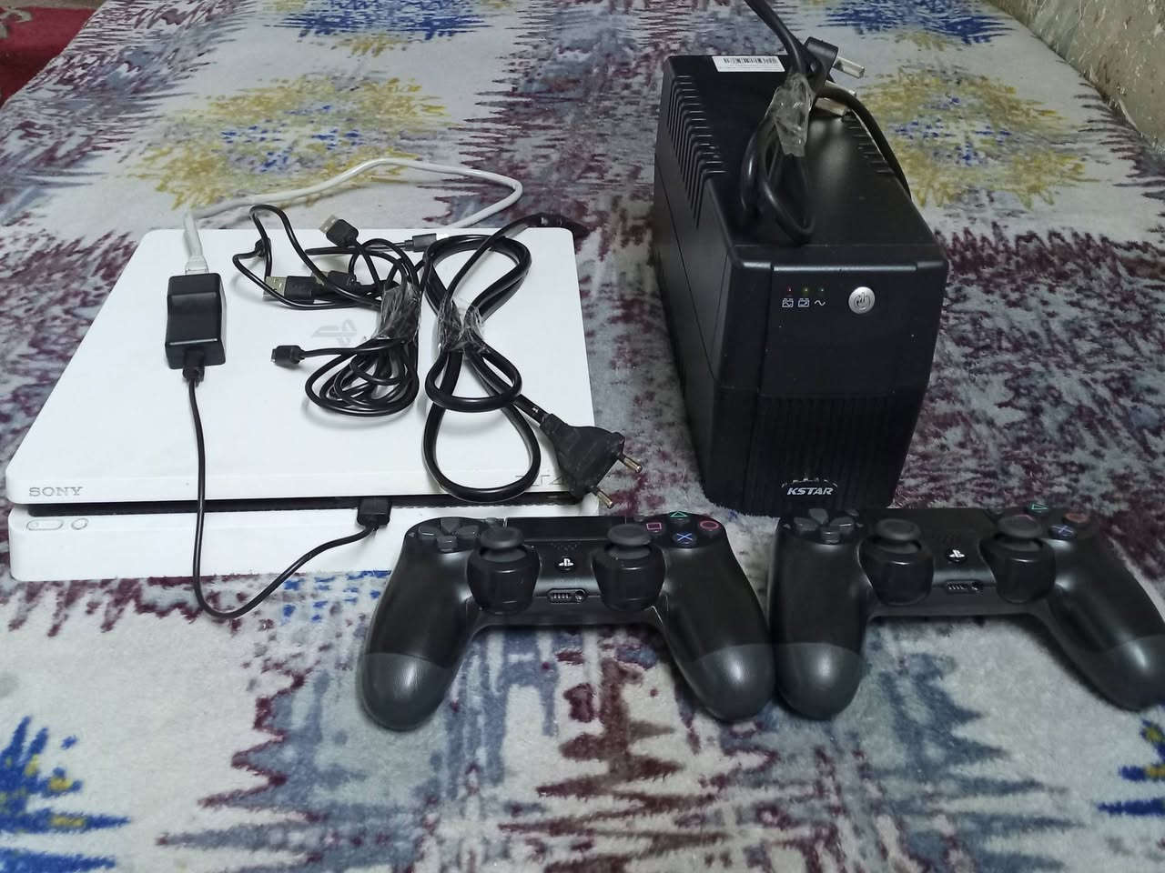 بلي 4 مستعمل مهكر هوا واليوبي إس ويه يدات اثنين بس يردله تشتري واير اجدي فقط السعر  380 أو بي مجال التوصيل على الوتساب *********** اوبالخدمه
