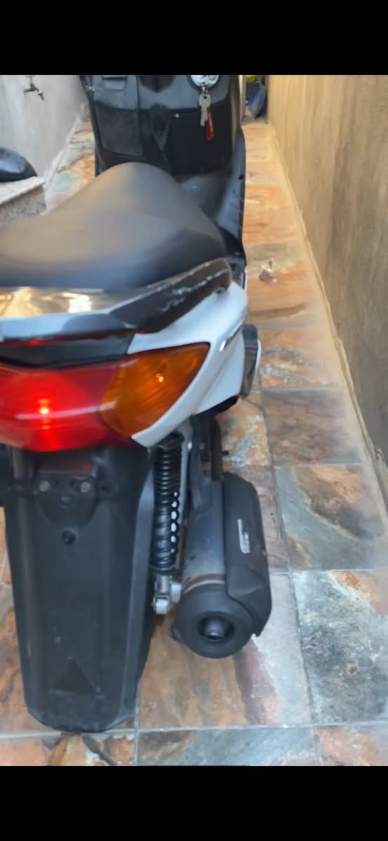 السلام عليكم سكنس نثيه ياباني دراجه كفاله عامه مابيه اي نقص ماكامله مكمله كهربائيات كامله دبلات بريكات قفل جنطه ستيرن كله كامل مكينه بلاديه مامفتوحه لانضوح ولاتبخير وشلعه معدل خير من الله مكاني دوره سعرها ٦٠٠بيها مجال ***********
