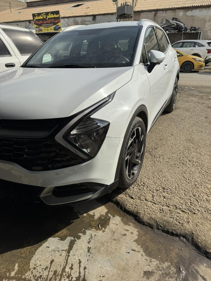 السلام عليكم 
سبورتج 2023 
خليجية 
وكالة الدولية
جديدة السيارة كلش 
بصمة +  تشغيل عن بعد
شاشة جبيرة 
ويل جبير 
كامرة 
محرك 2000 
قطعتين تبريد 
مري شفط 
ومعروفة مواصفاتها 

سياره بسمي تحويل مباشر 

***********
