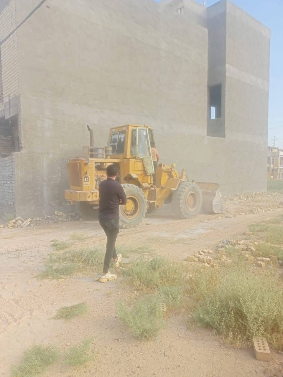 سعر المتر البناء[ 450]الف
سعر المتر الهيكل[ 250]الف
نبني لك المستقبل.. حجرًا فوق حجر، بإتقان يليق بطموحاتك! 

مع خبرتنا الطويلة وفريقنا المتخصص، نُحوّل أفكارك إلى واقع ملموس، ونقدم لك حلولًا متكاملة في عالم البناء والمقاولات، مع الالتزام بالجودة والمواعيد في كل خطوة.

خدماتنا:
 • إنشاء المنازل السكنيه أحدث التصاميم.
 • التشطيبات الفاخرة والديكورات العصرية.
 • أعمال الصيانة والترميم بجودة عالية.

,***********📞 للاستفسار والتواصل: [  واتساب 

                    
📍 العنوان: [الدورة مدخل البوعيثة داخل مجمع الرحمن قرب الشركه ]
تندر مقاولة بناء
١-حفر ستتنك اثنين في اثنين
٢-دفن الأرض طبقة تراب مستوى الشارع
٣-دفن الأرض طبقة سبيس(١) سكس
٤-رش نفط اسود
٥-فرش طبقة نايلون
٦-تسليح الرفت 1طن ابو  النص نوع ff فقط 
٧-أبعاد الاترية  40 سنتيمتر لكل منهم
٨-إضافة مبيد حشرات
٩-طابوك جمهور عراقي
١٠-مد جسور تحت ‏الجدران في الرفت شيش ابو  والنص
١١-ارتفاع السقف ٢٠(cm)
١٢-انابيب البركة العراقي للمجاري الصحية
١٣-صب الرفت c30  الفحص يضاف عند الطلب
١٤-ارتفاع الرفت 40cm
١٥-درج عدل(الدرج المكسر اضافة عند الطلب
١٦- بتلو ارتفاع 15 غير مسلح 
١٧-ارتفاع السقف 3,10  من ارفت
١٨ - سقف الطابق الاول فرس مع نزال على الشبابيك والابواب
١٩- تسليح شيشة FF
٢٠- كمية شيش السقف الاول طن وربع مع شيش ابو ١٦ )6شيش
١٧-صب السقف الثاني c30 الفحص يضاف عند الطلب
١٨- ارتفاع الستارة 1,50 تيفة
١٩- بيتونة شطح عند زيادة المساحة يضاف المبلغ
_____________________________________ 
٢٠-اشتايكر عراقي محلي
٢١-الفلين او الفوم اضافة
٢٢-تشميع الخارج
٢٣- لبخ البيتونه والمنور ونثرة 
٢٤ ترطيش  الداخل بالماء والاسمنت 
٢٥- انارة الغرف كل غرفة ٦ انارة حمام ١ 
٢٦- الواجهه ٦ انارة 
٢٧-سويج بلك ٢ كل غرفة 
٢٨-كهرباء سيمنز ( بواري كهرباء عند الطلب)
٢٩-واجهه صقل كلاسك وكوبلنات(او)صقل وتطعم
٣٠-سيراميك جدران ايراني المنشأ(٢٠*٦٠)عمل بسيس
٣١-ابواب الداخلية تركية مغلف pvc
٣٢- باب الاستقبال قاصة
٣٣-بال المطبخ المنيوم صيني المنشاء فقط
٣٤- انابيب الماء تركي ppr مسلح
٣٥-محجر المنيوم  فقط
٣٦-حجم الشباك الواحد ١،٥*٢
٣٧- فريم الشباك مليم ونصف
٣٨-باب خارجي  حسب الطلب
٣٩-تانكي ماء
٤٠-سخان
٤١-ماطور بوستر
٤٢-صبغ الدار ناشيونال
٤٣-بلك سويج صيني المنشاء ضمان ٢٥سنه
٤٤-ارضية الدار بورسلين ايفا ٦٠*٦٠
٤٥-ازاة ايراني المنشاء
٤٦-بايات الدرج بورسلين 
٤٧-مغاسل تعليك
٤٨-تنصيب غربي  طرح (التعليك او التيسكا اضافة)
٤٩-جميع الأعمال سمنت عادي
٥٠صاروخية في المطبخ فقط
٥١ -تأسيس منظومه تقطير سبلت
٥٢- بيجة ٣٠ في البيتونة 
٥٣ -مرد مي ١٠ في السقف الاول والثاني
 *********** واتساب
